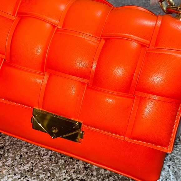 Orange purse 👜 🍁✨ - Picture 2 of 4